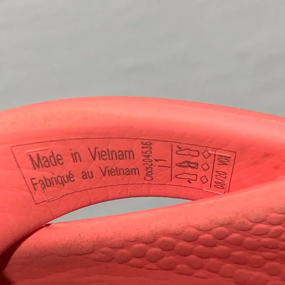 Crocs Junior Kids Color Peach Size 1 Slip On Clogs Sandals